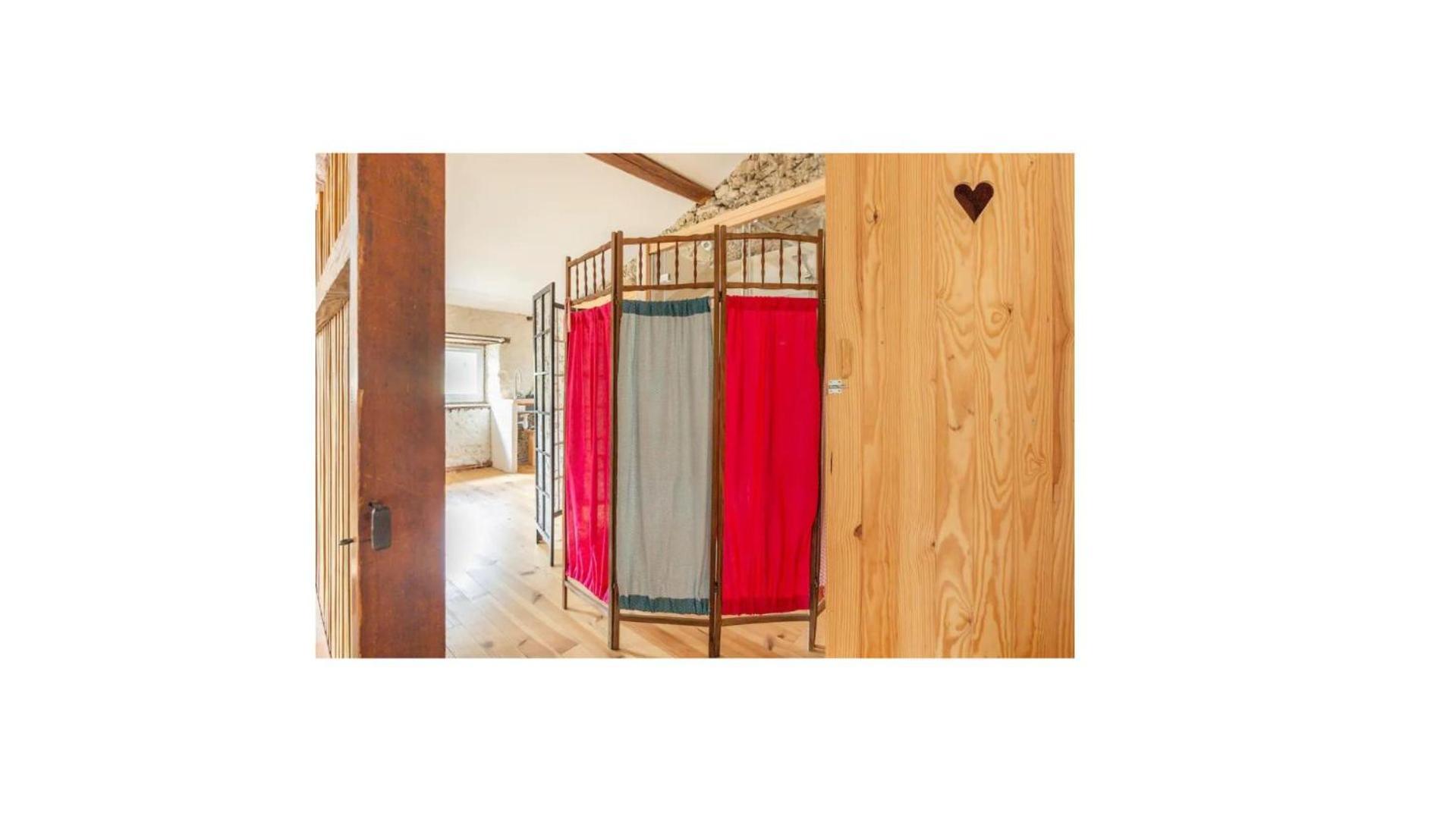 Chambre Triple Deluxe - Gite De La Louve Fougax-et-Barrineuf Екстер'єр фото
